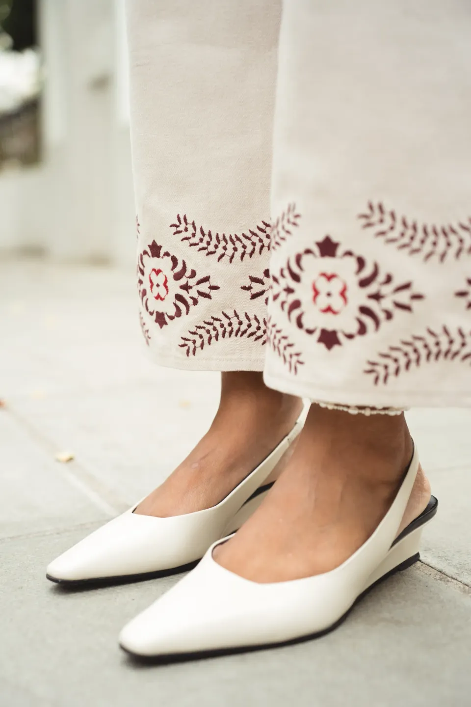 Linen Blend Guna Trousers with Embroidery Detail