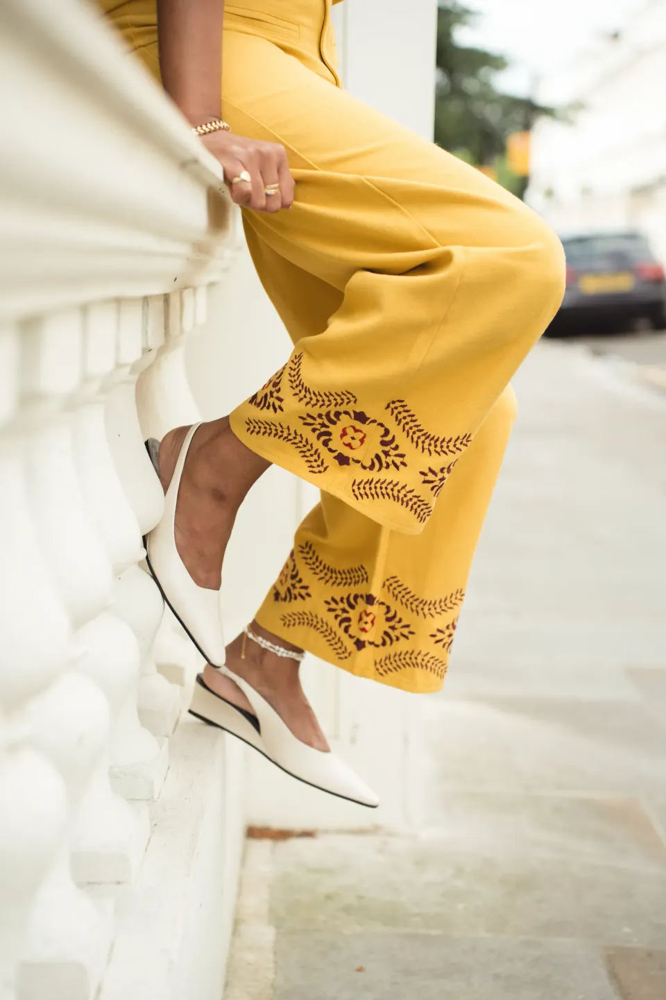Linen Blend Guna Trousers with Embroidery Detail