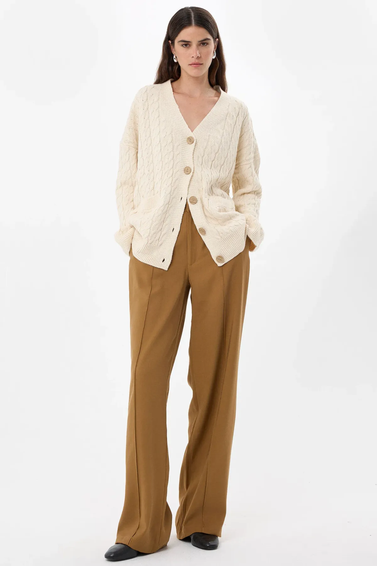 Oversized Knitted Buttoned Cardigan 3