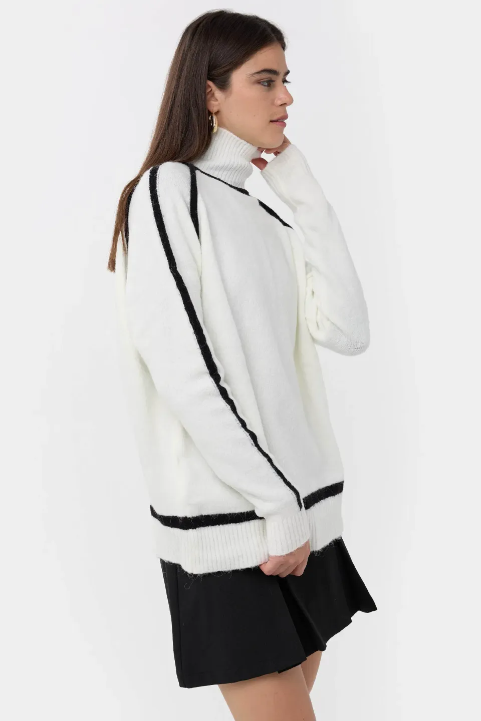 Oversized Knit Sweater with Contrast Detail