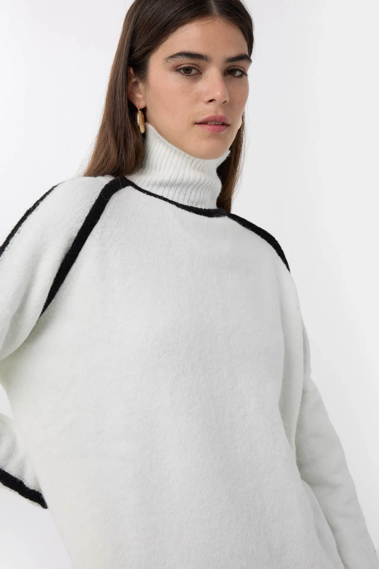 Oversized Knit Sweater with Contrast Detail