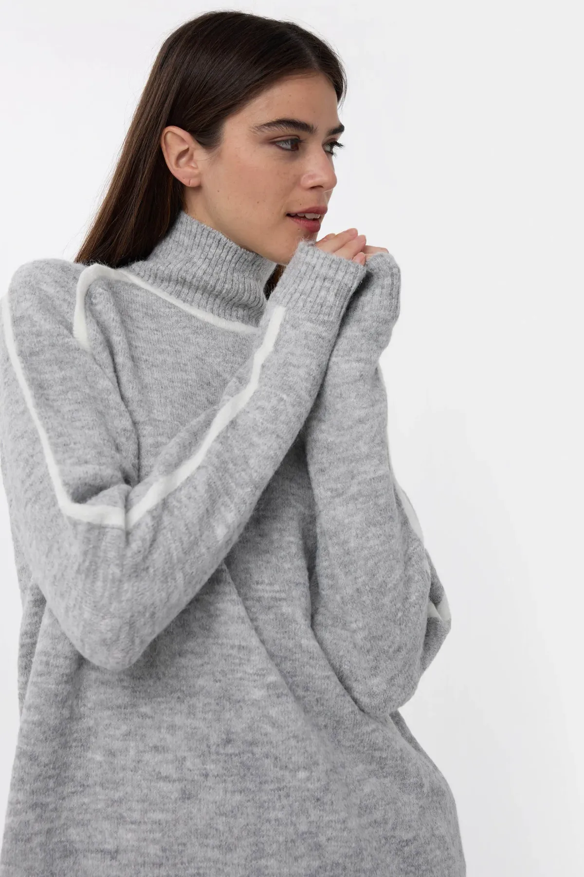 Oversized Knit Sweater with Contrast Detail 3