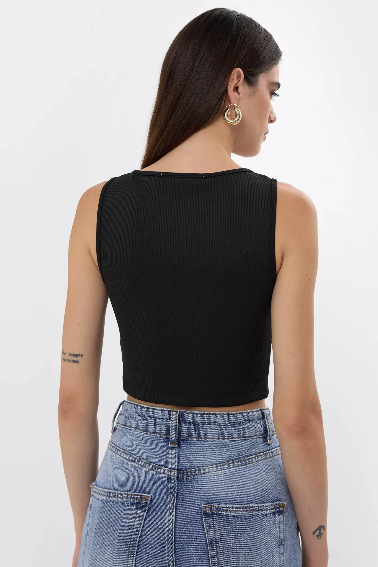  Solid Rib Twist Front Crop Top