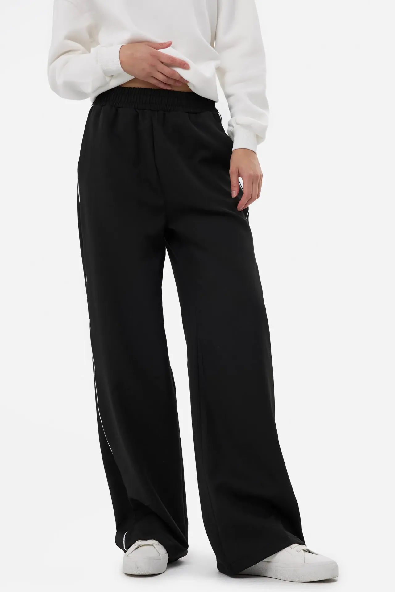 Wide-Leg Elastic Waist Pants with Contrast Detail