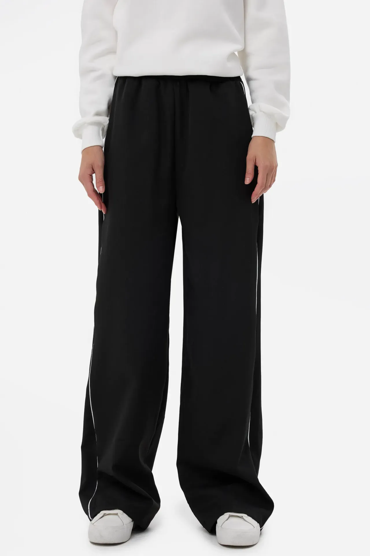 Wide-Leg Elastic Waist Pants with Contrast Detail