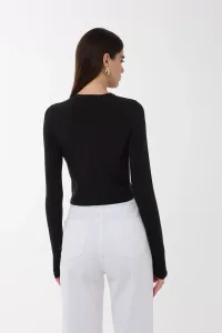 black-image-4