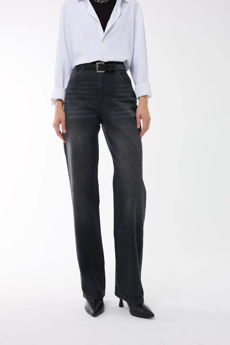 Washed Straight-Leg Jeans 4