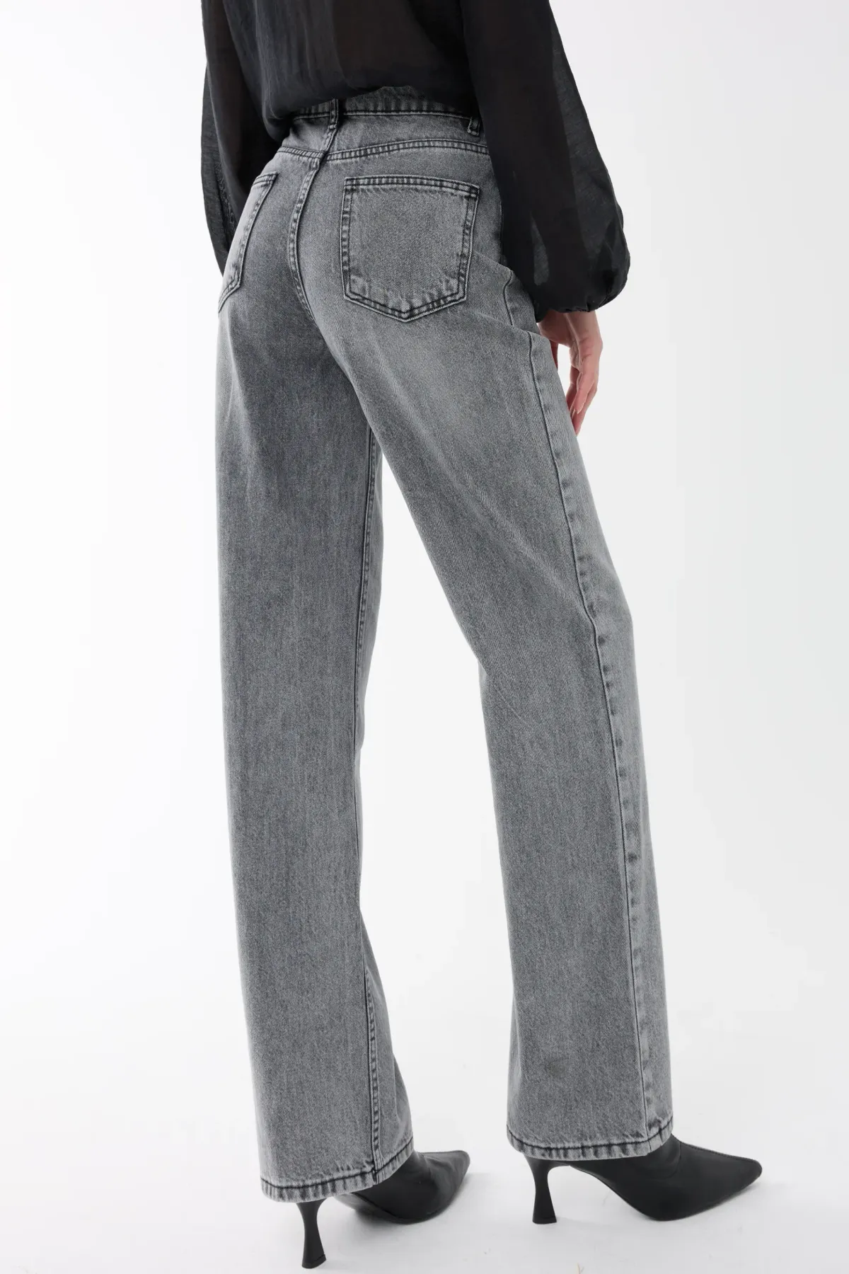 Washed Straight-Leg Jeans 4