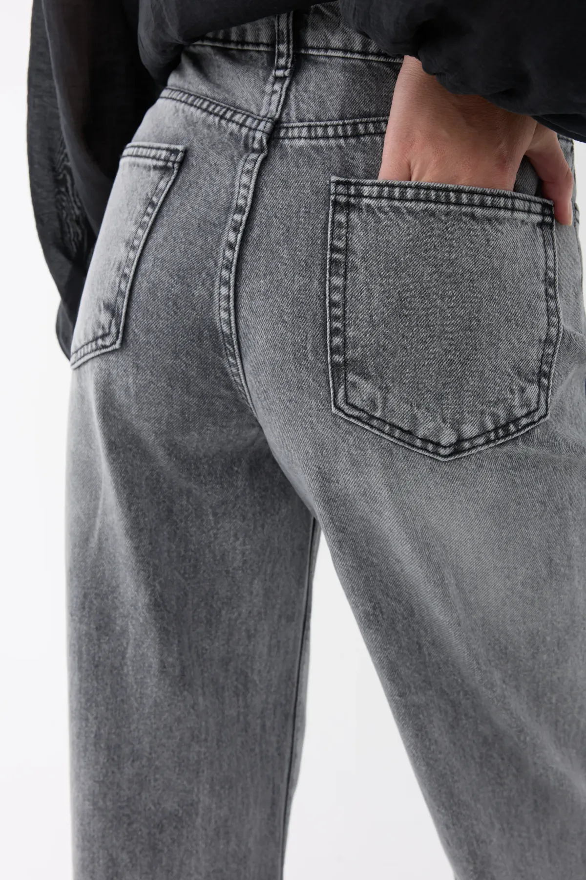 Washed Straight-Leg Jeans 3
