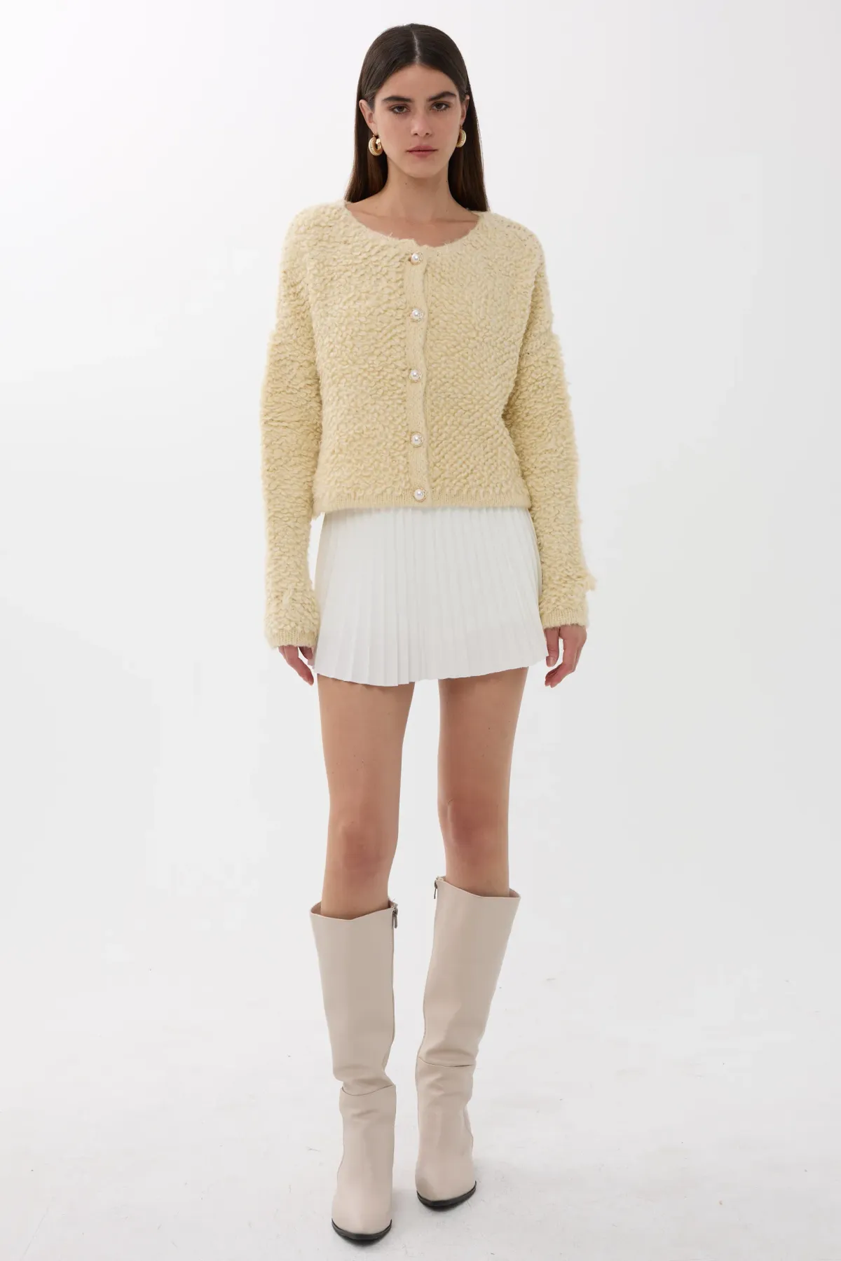 Textured Knitted Buttoned Cardigan 2