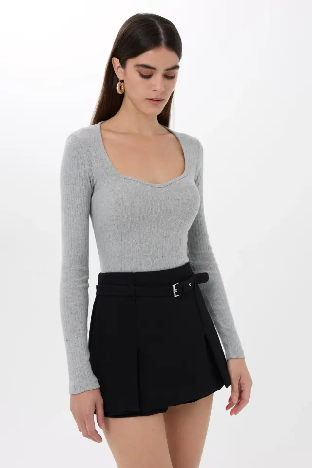 Heart Collar Long Sleeve Top
