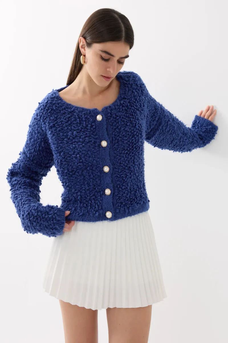 Textured Knitted Buttoned Cardigan 3
