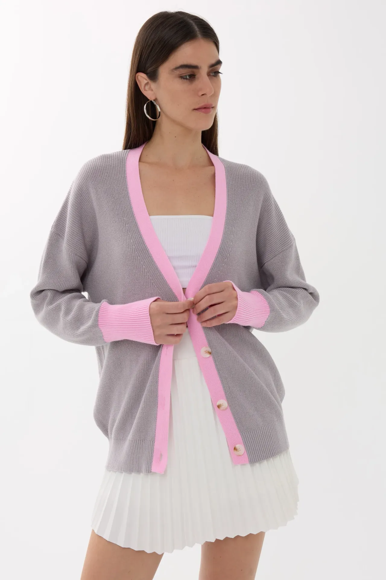 Color Blocked V-Neck Buttoned Cardigan