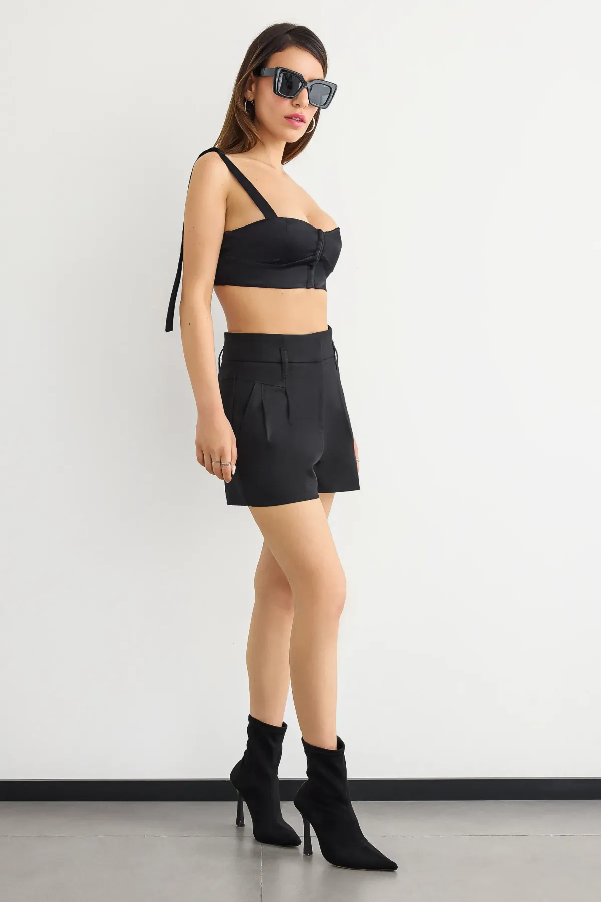Pleated High-Waist Shorts 3