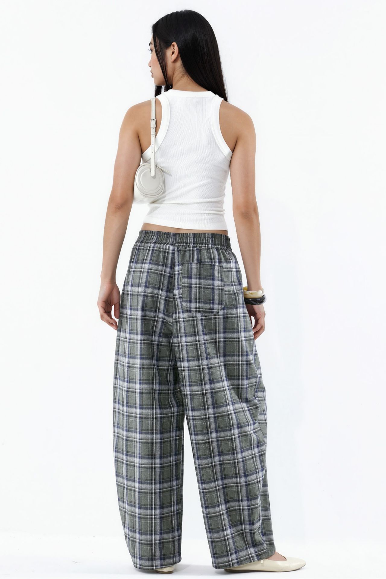 Elastic Waist Pocket Detail Plaid Pants 3