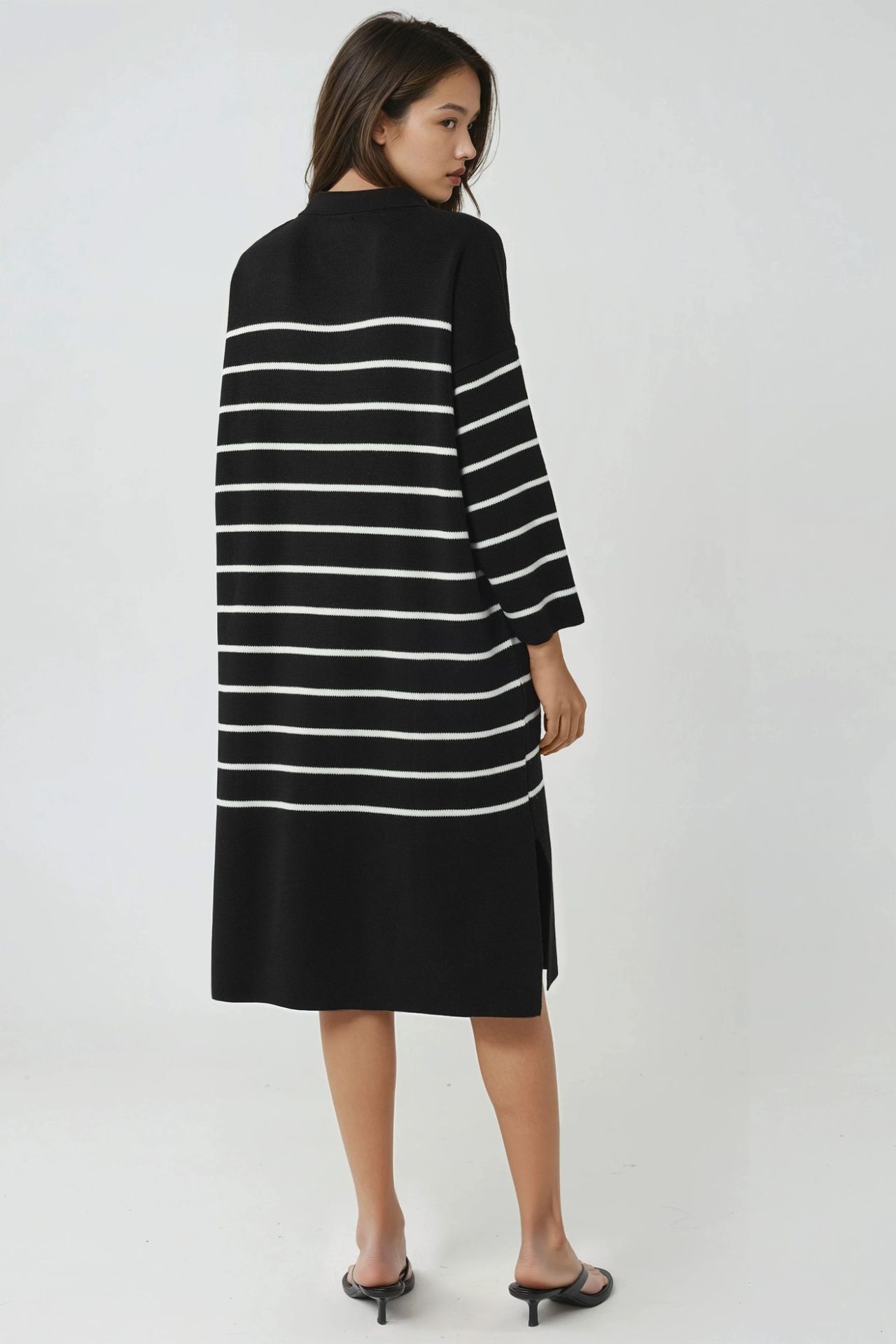 MY FASHION Striped V-Neck Loose Fit Midi Knit Dress with Slit 3