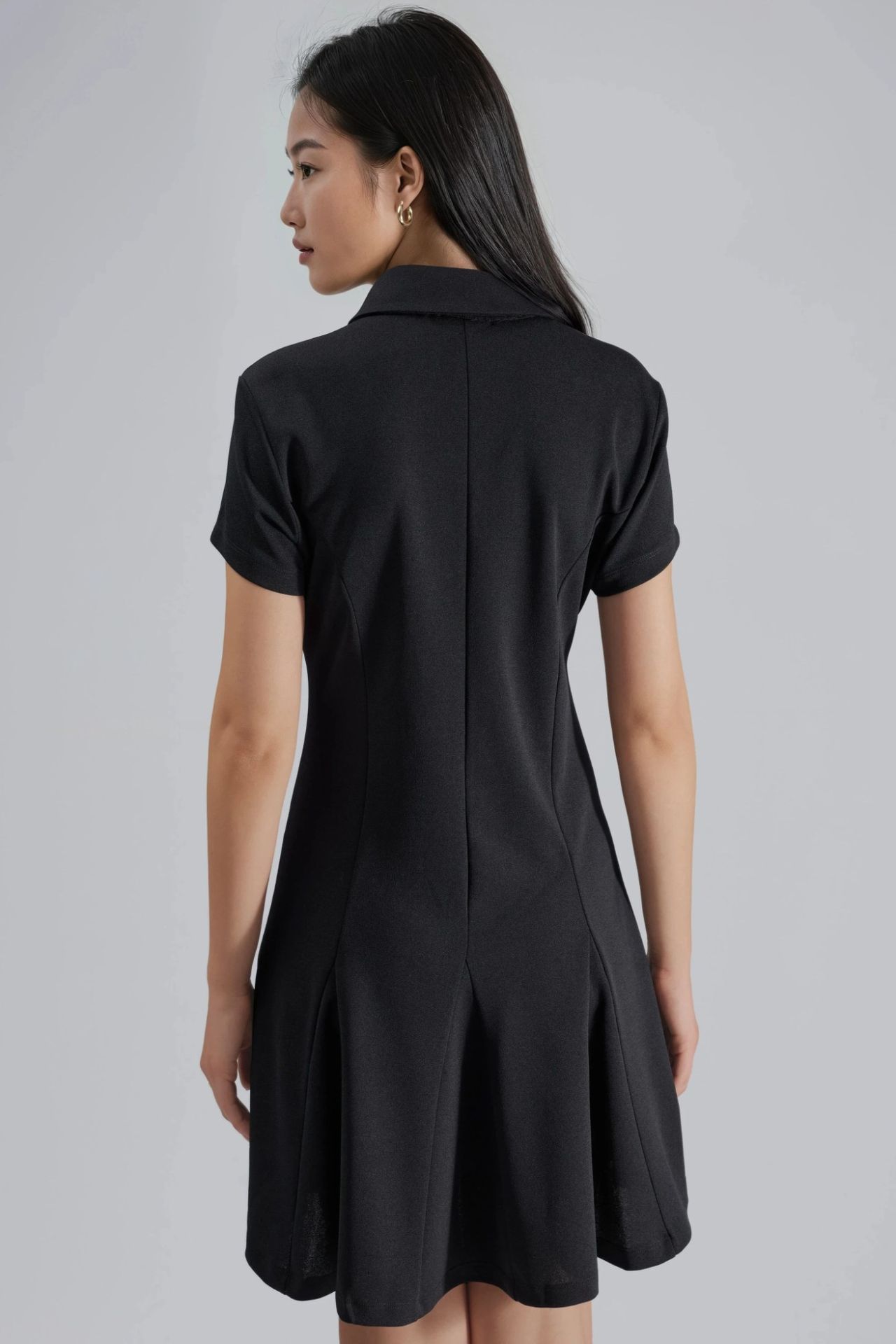 Crepe Mini Dress with Button Closure and Polo Collar 3