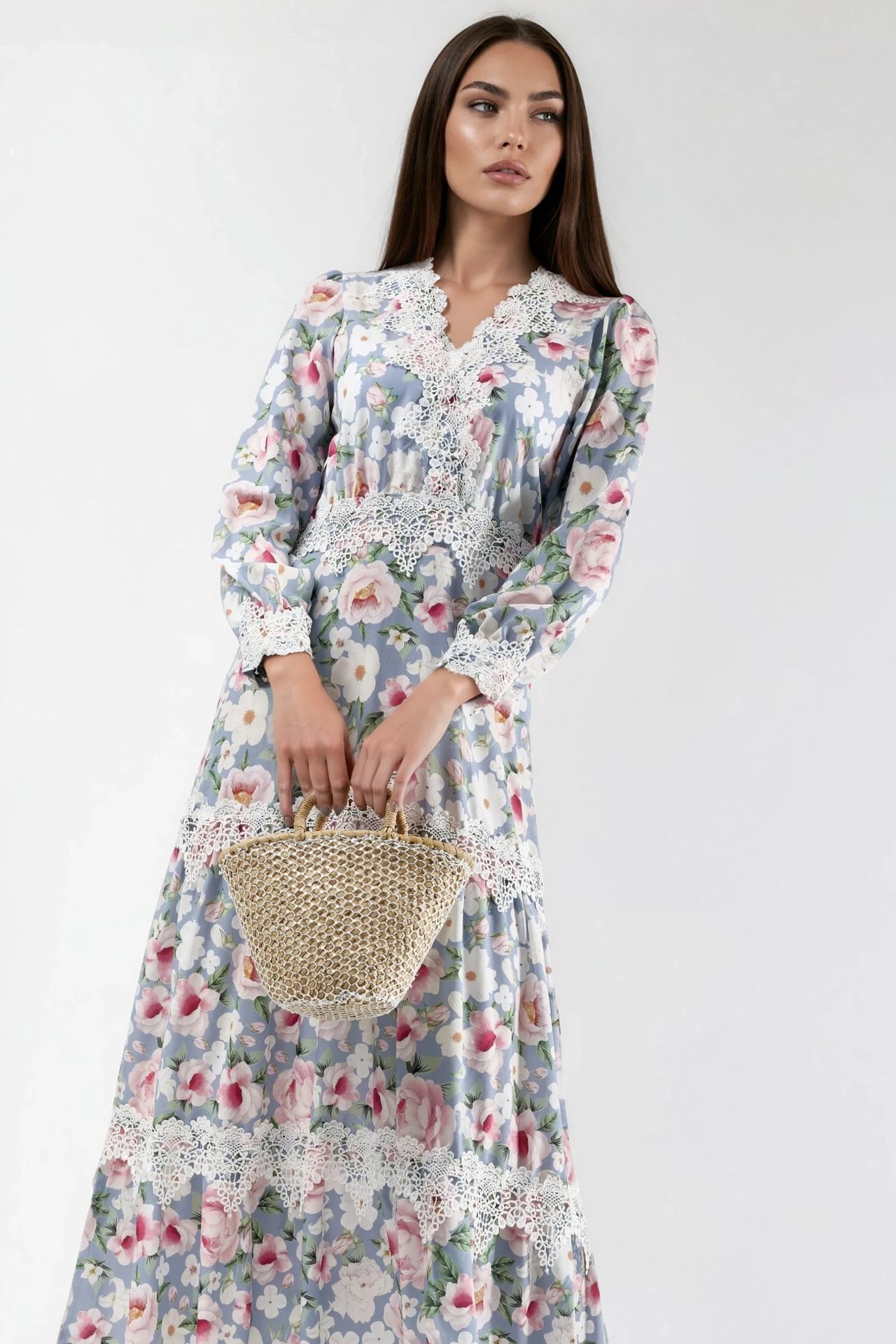 MSN Floral Lace Detail Maxi Dress with V-Neck 5