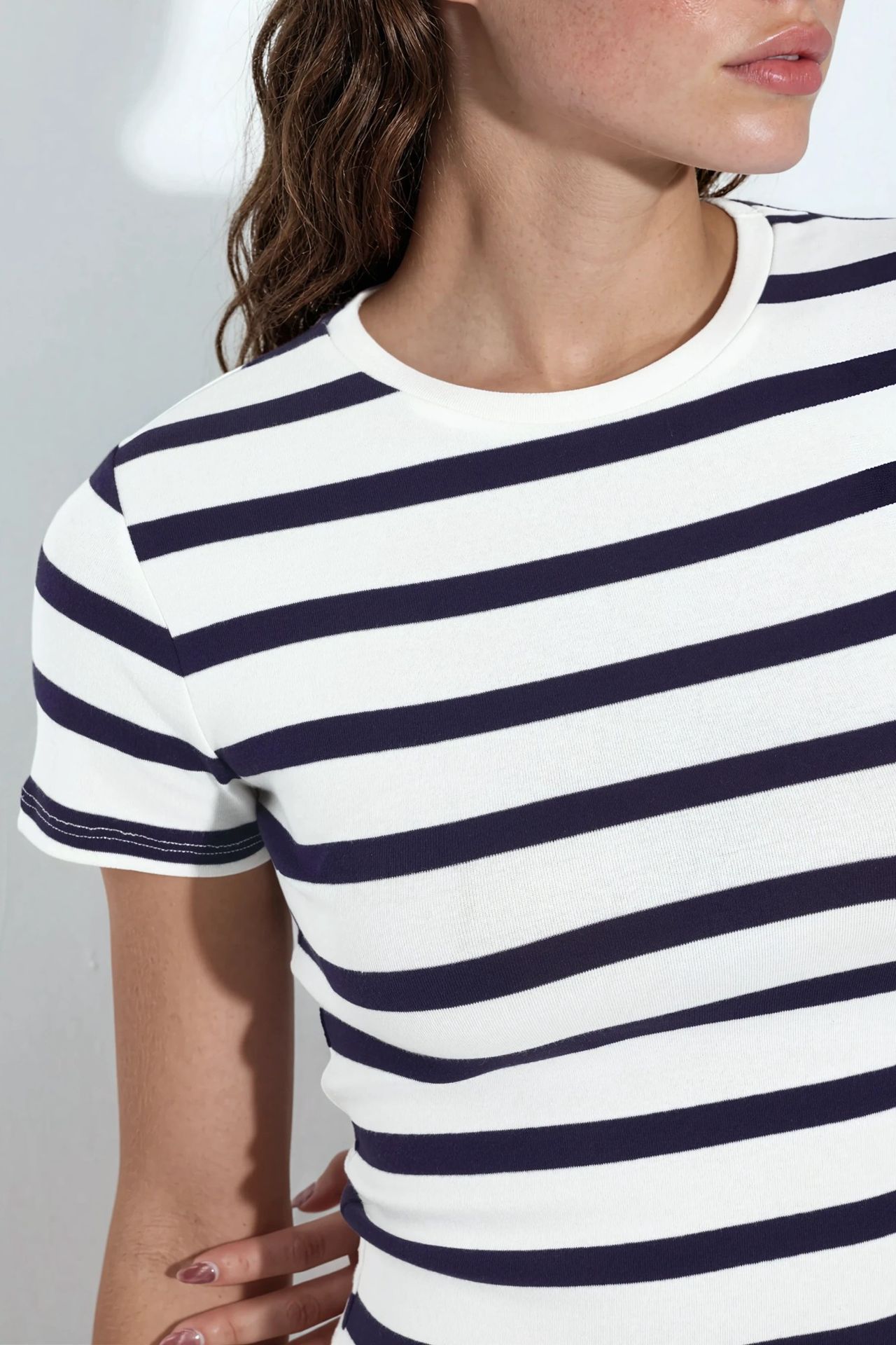 BUSEM Striped Crew Neck Basic T-Shirt 5