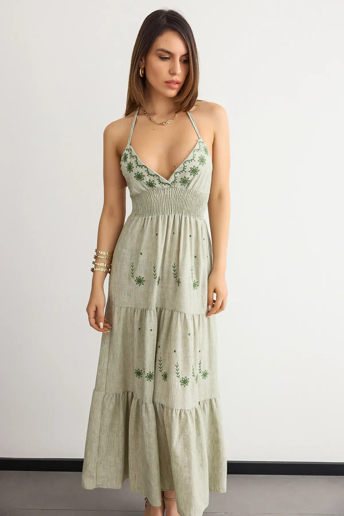 Embroidered Sleeveless Maxi Dress with Smocked Details 3