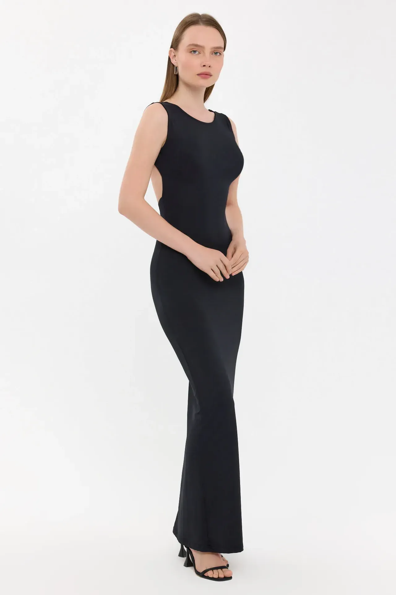 Bodycon Maxi Dress with Round Neck and Backless Detail