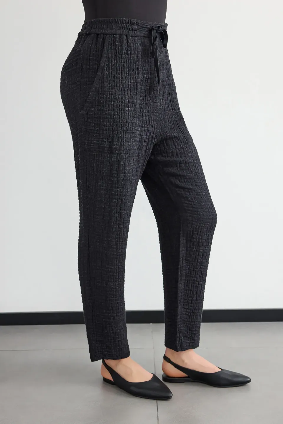 Textured High-Waist Carrot Trousers with Drawstring