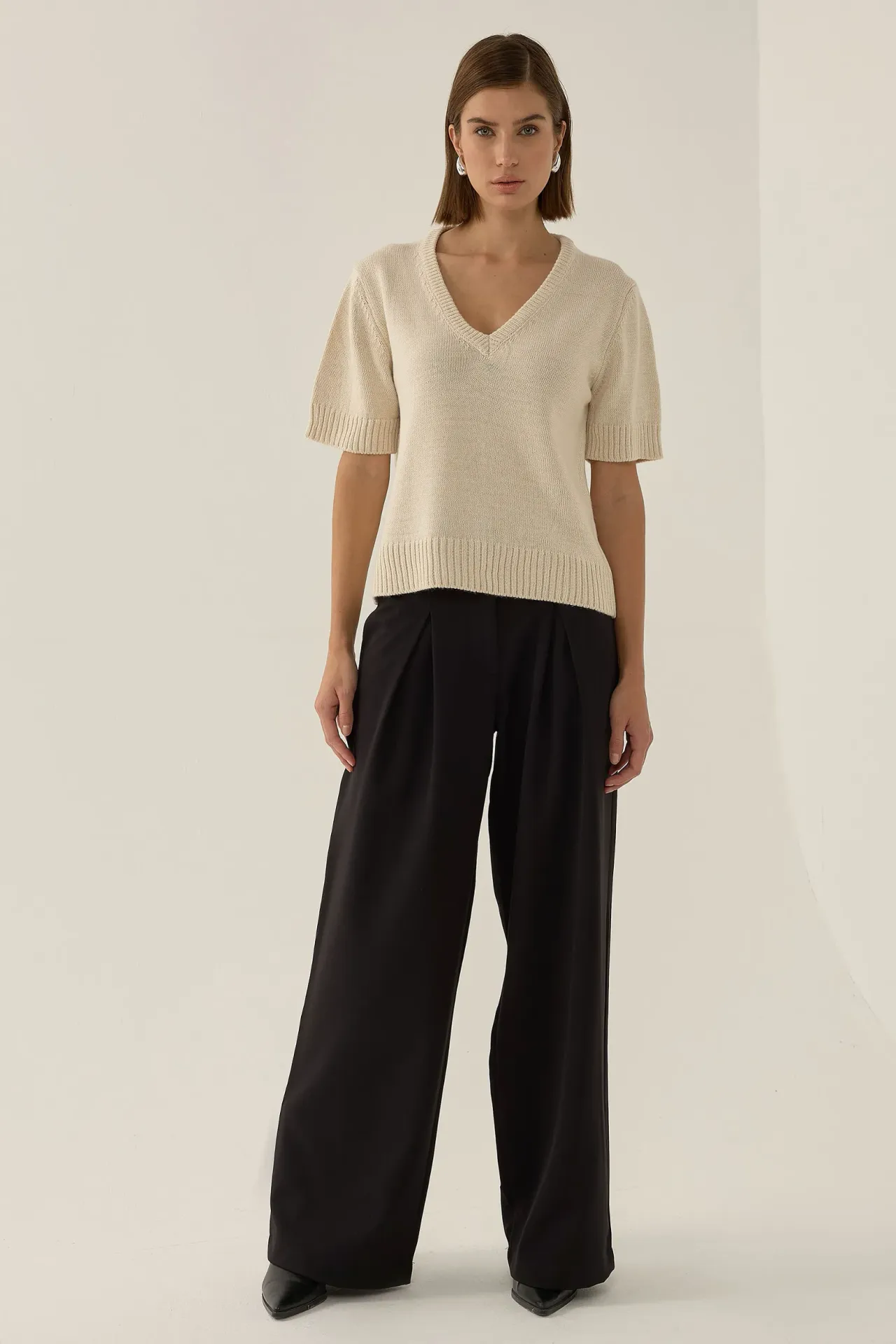 V-Neck Short Sleeve Knit Sweater