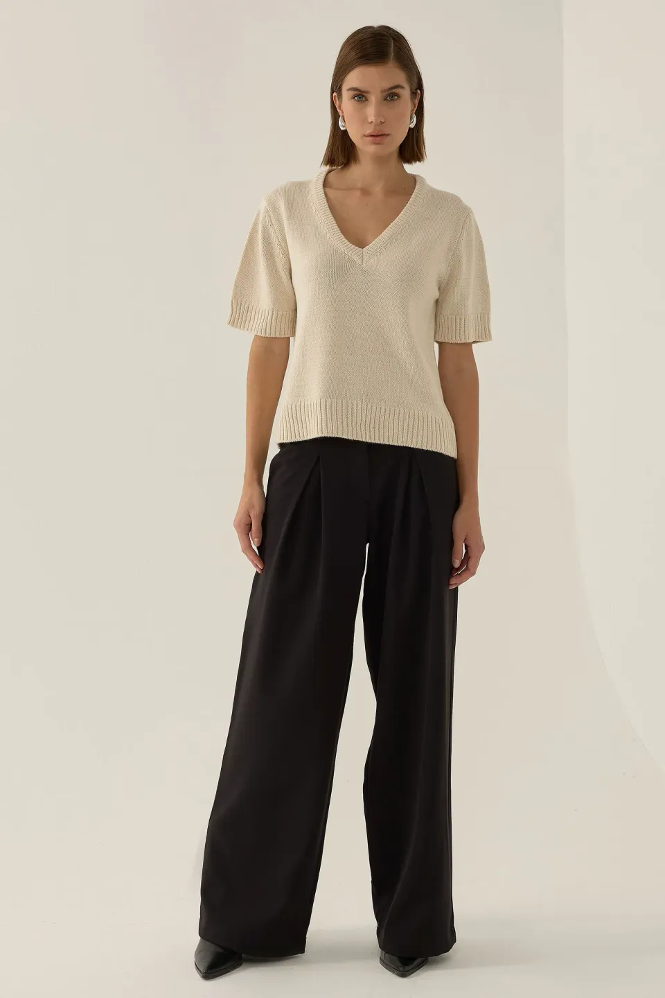 V-Neck Short Sleeve Knit Sweater