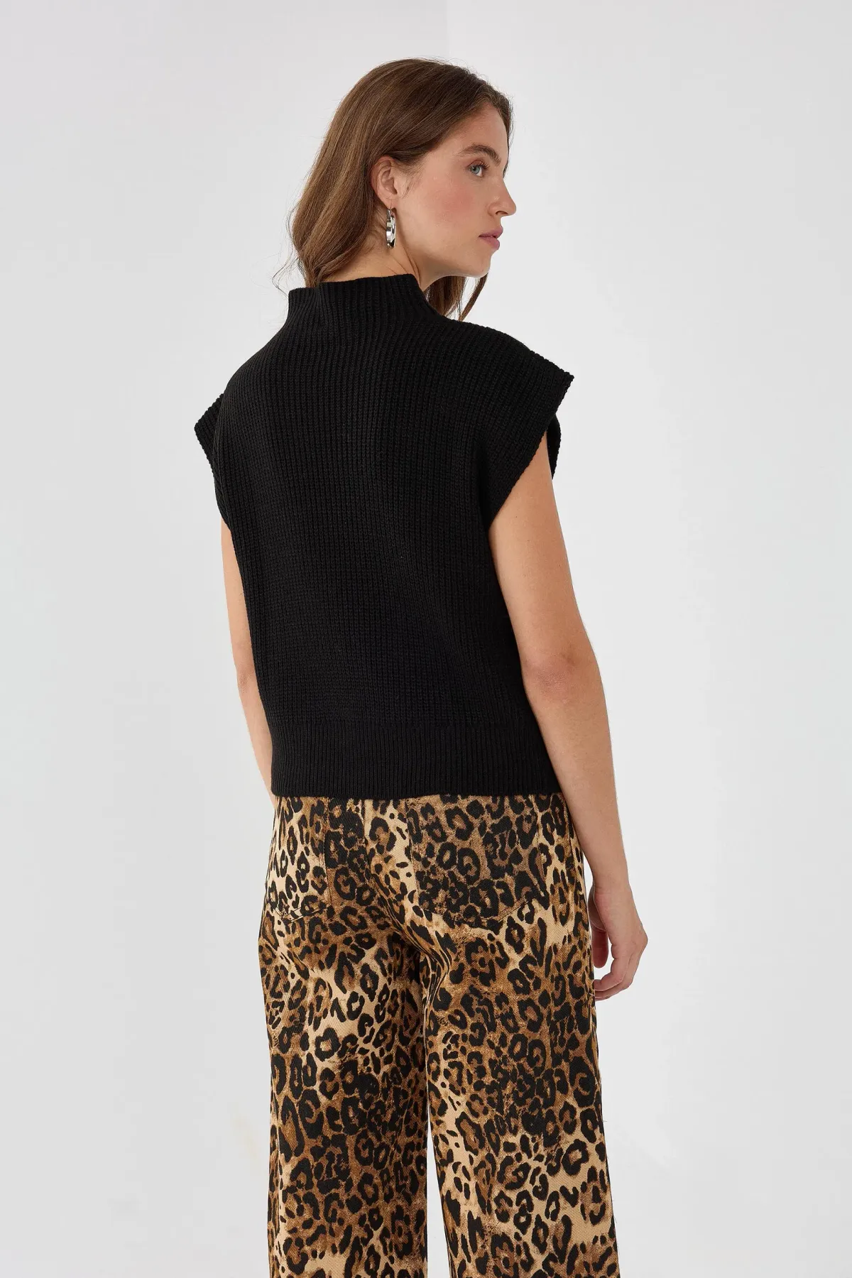 Half Turtleneck Knit Sweater 4