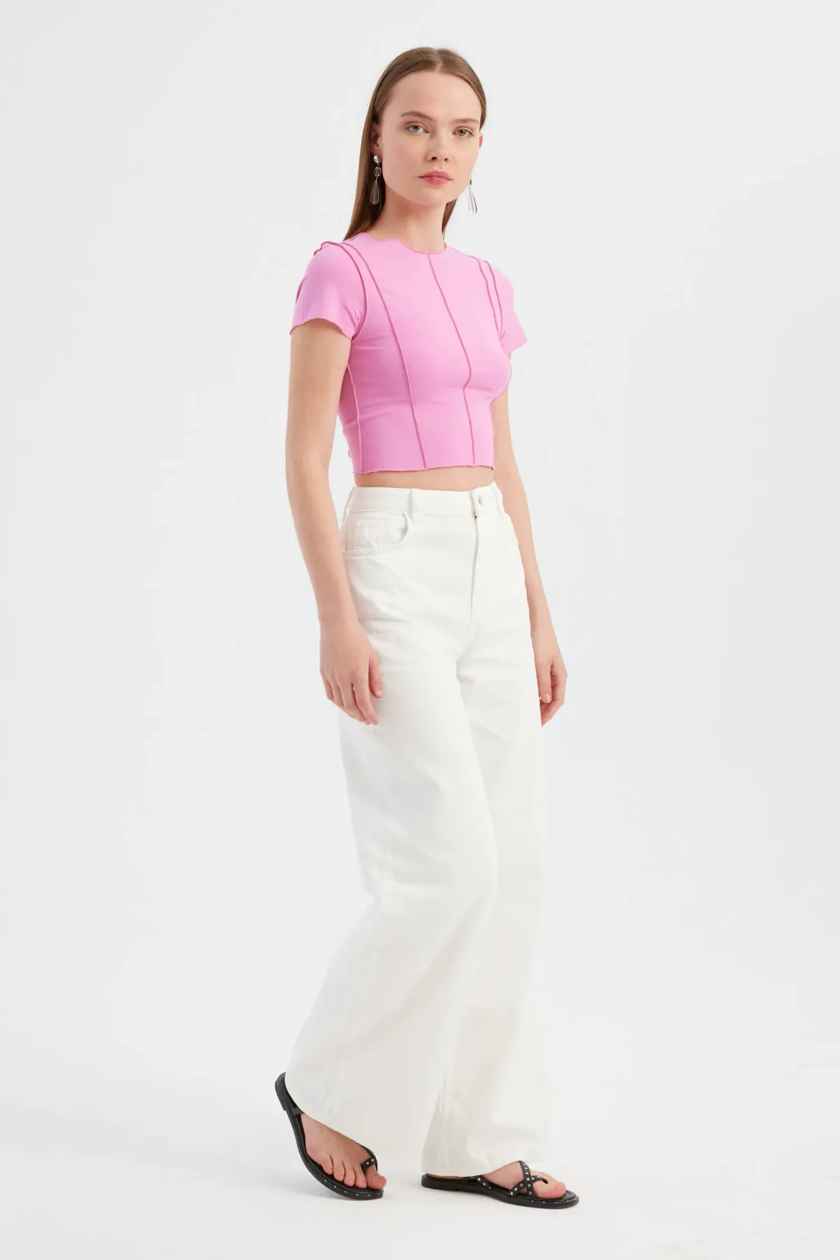 Yuvarlak Yakalı Ön Dikişli Kısa Kollu Crop Top 3