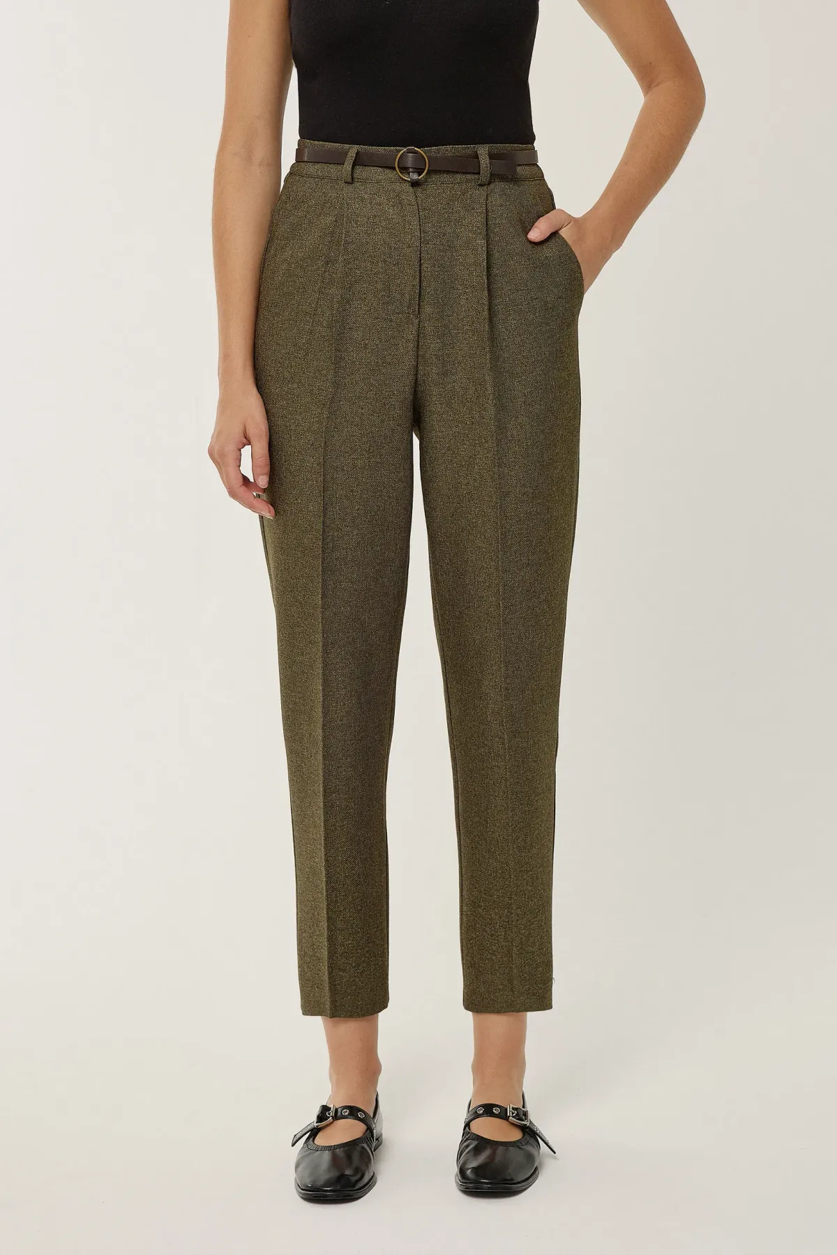 Belted High Waist Carrot Pants 3