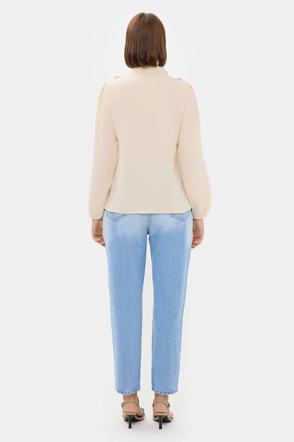Ruffle Shirt with a Puff Sleeve 4