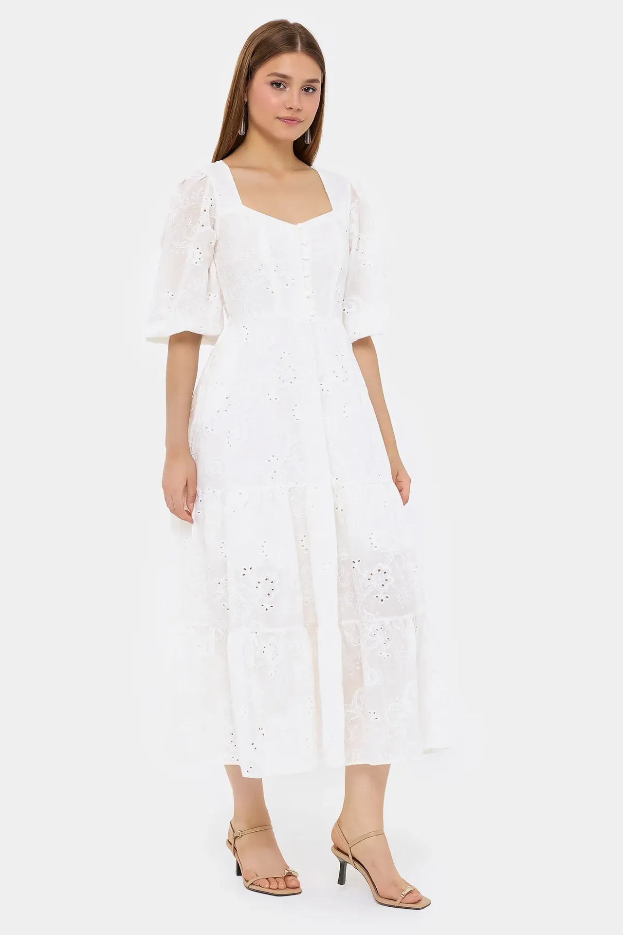 Embroidered Sweetheart Neck Tiered Maxi Dress with a Puff Sleeves