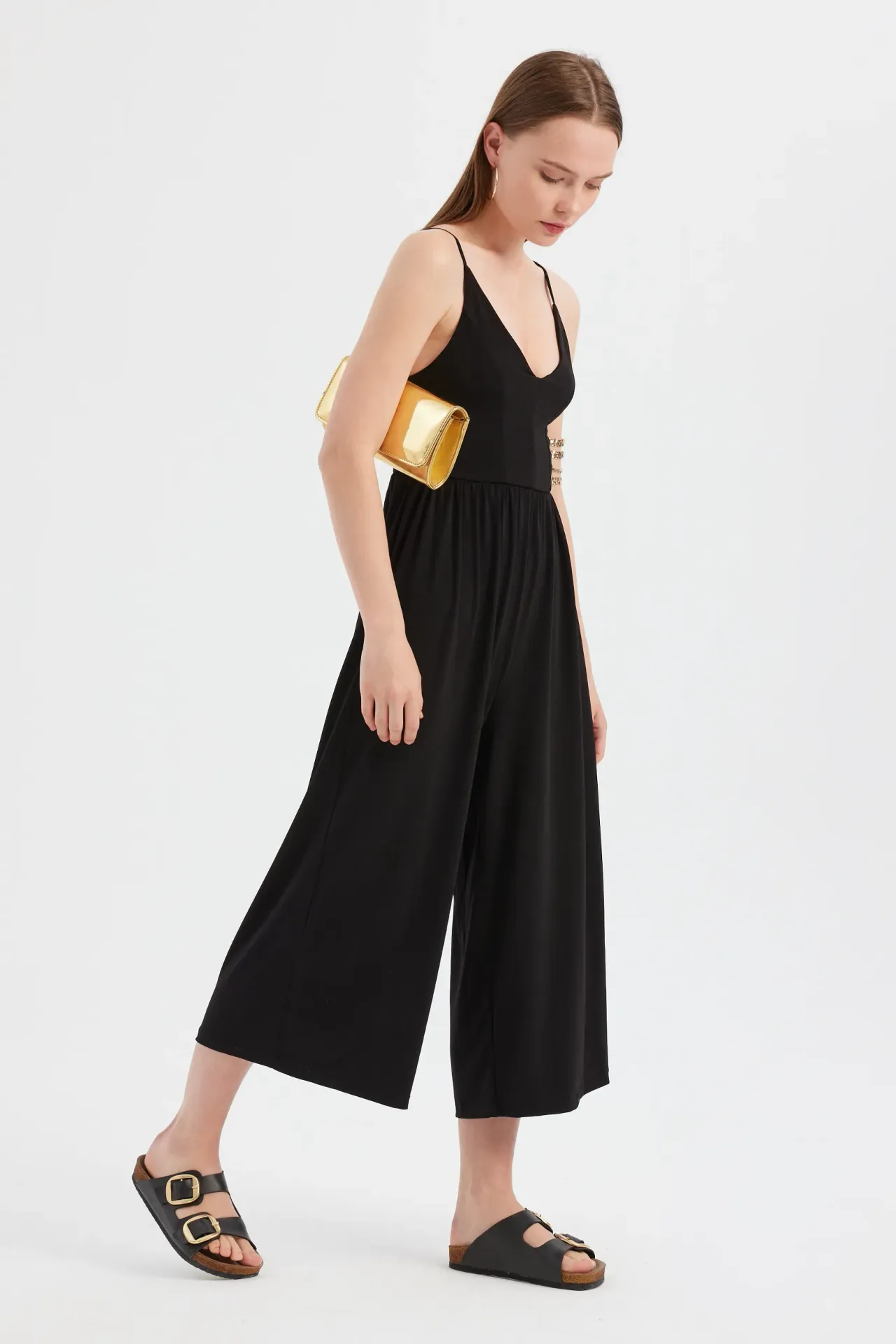 Solid Wide-Leg Jumpsuit with V-Shaped Front