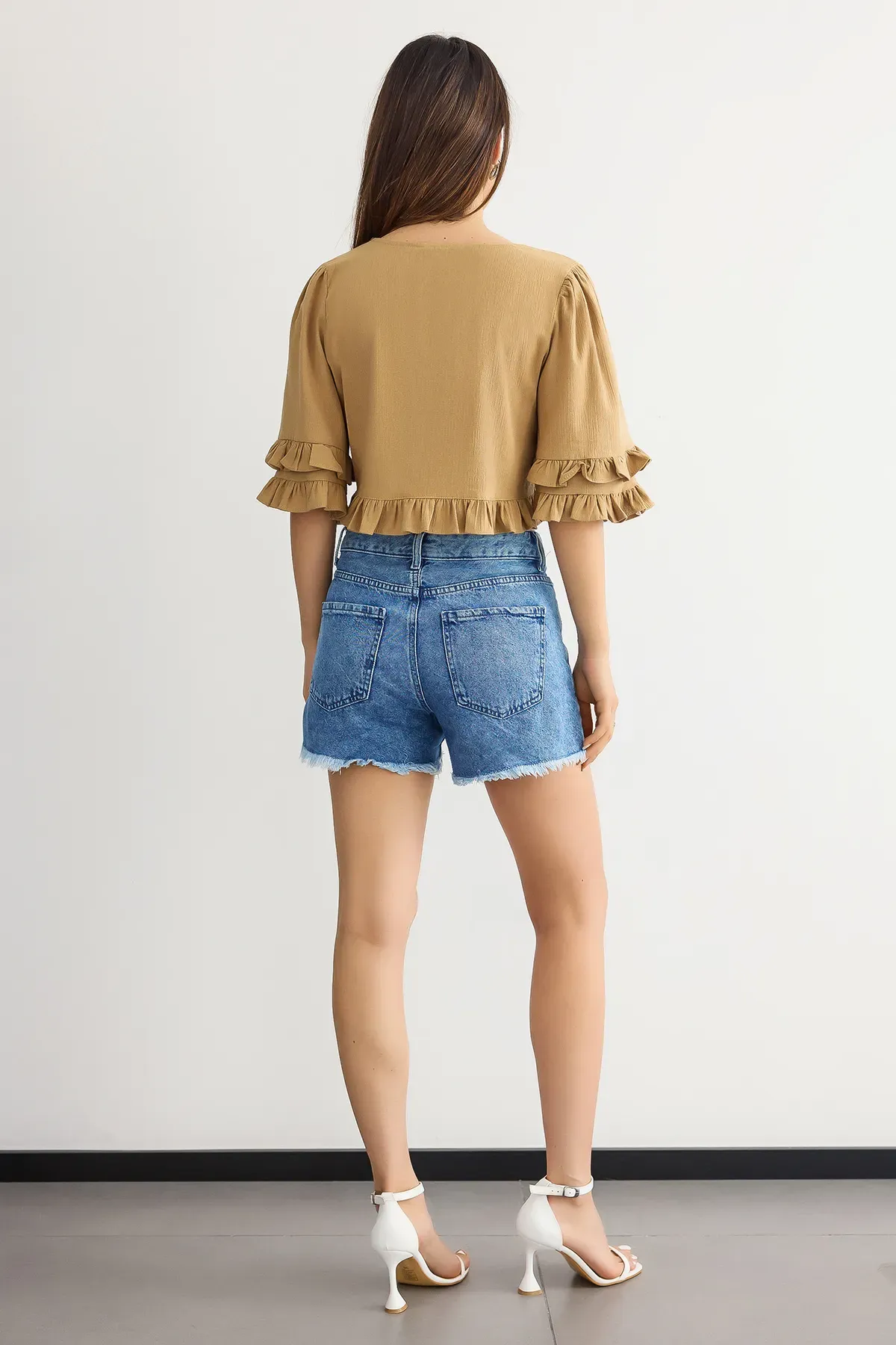 Cropped V-Neck Ruffled Blouse 5