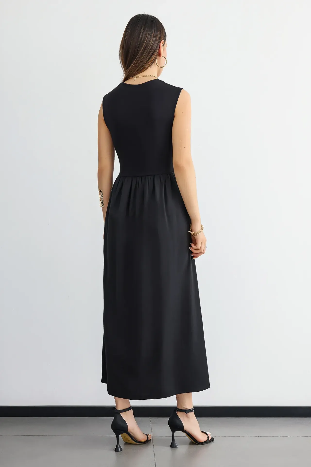 Sleeveless High-Neck A-Line Maxi Dress