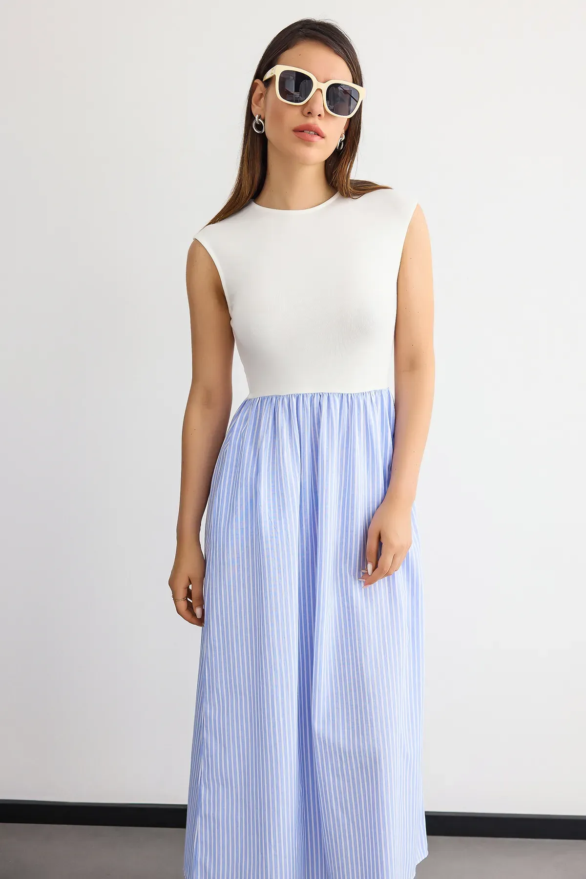 Striped High-Neck A-Line Sleeveless Maxi Dress 2