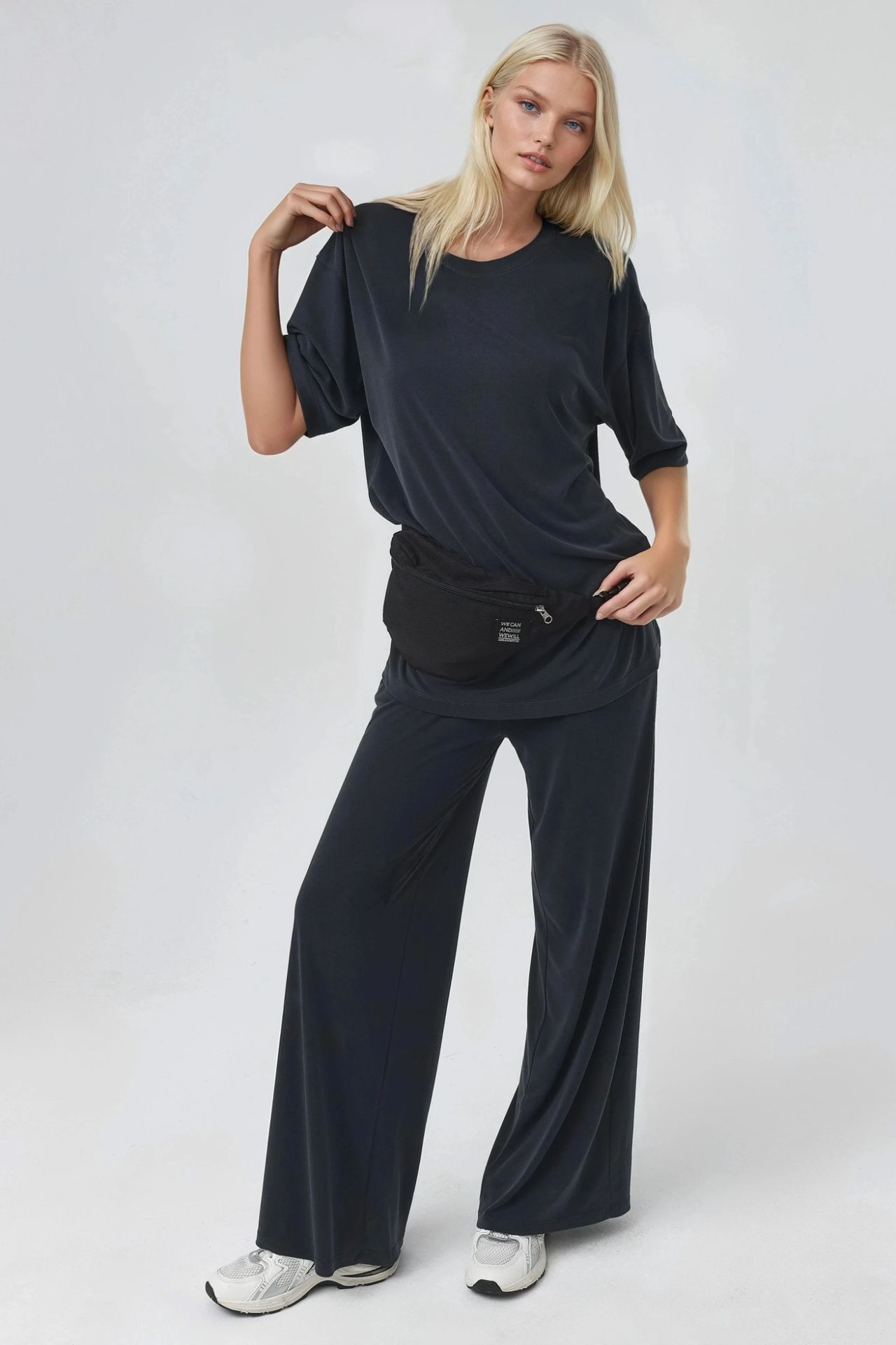 BUSEM Slit Detailed Crew Neck Short Sleeve T-Shirt 2