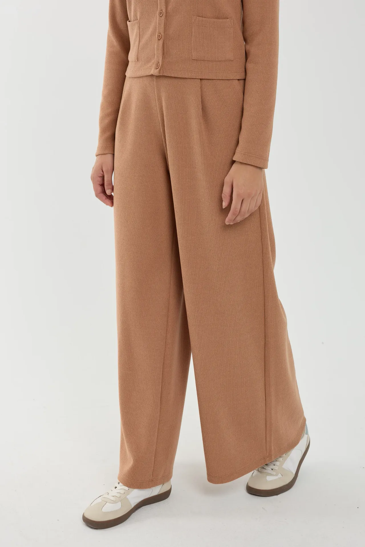 Wide Leg Elastic Waist Pants