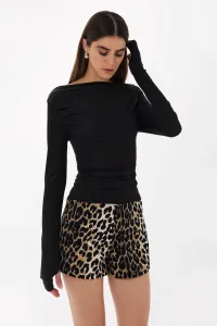 black-image-4