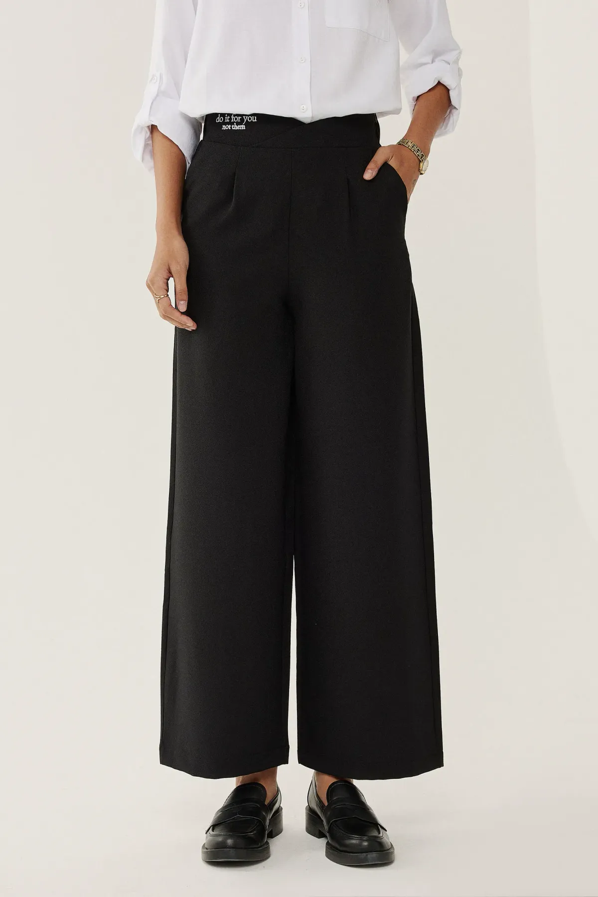 Waist Detailed Straight Leg Pants 3