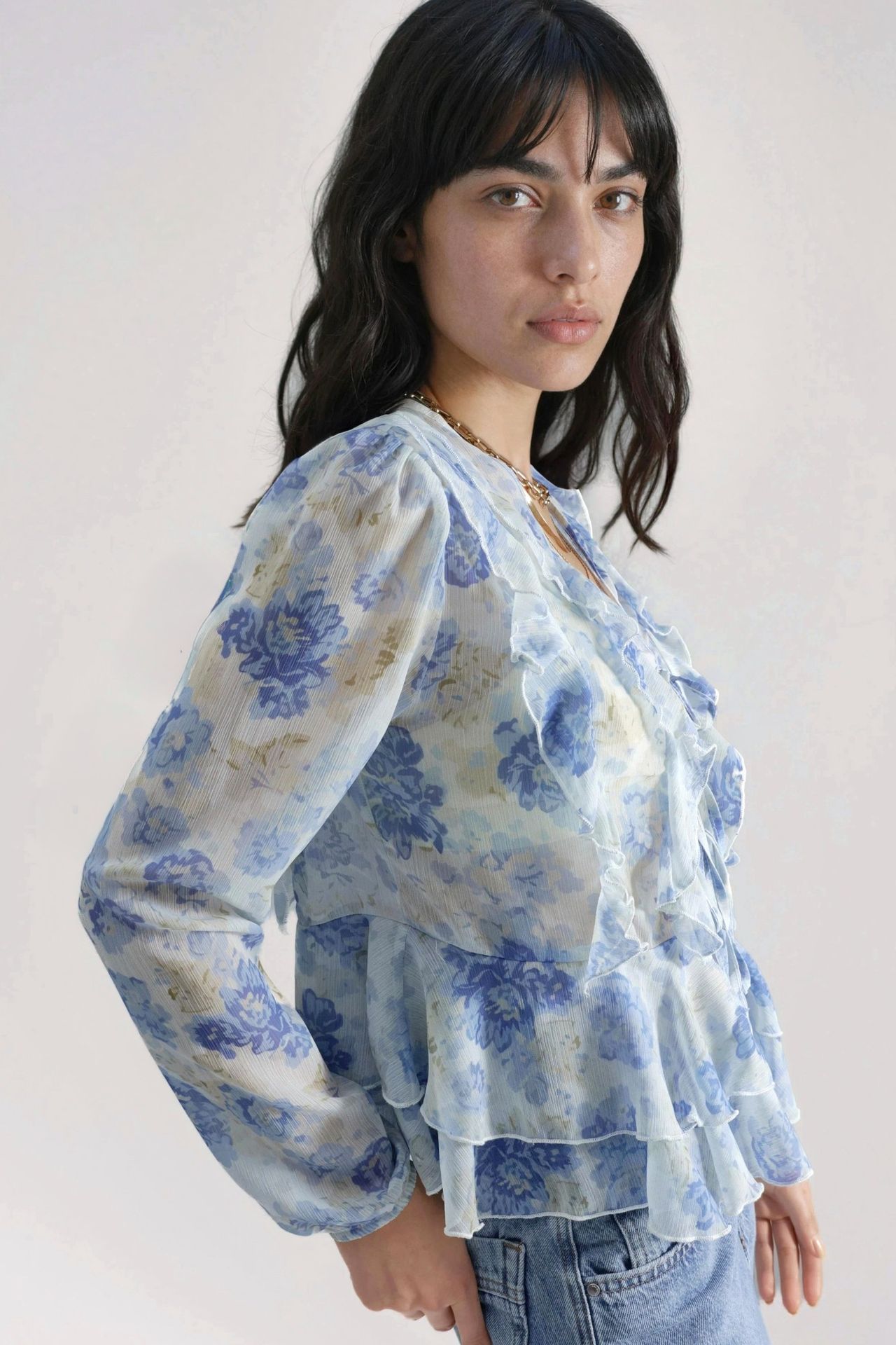 Frilly V-Neck Patterned Blouse 4