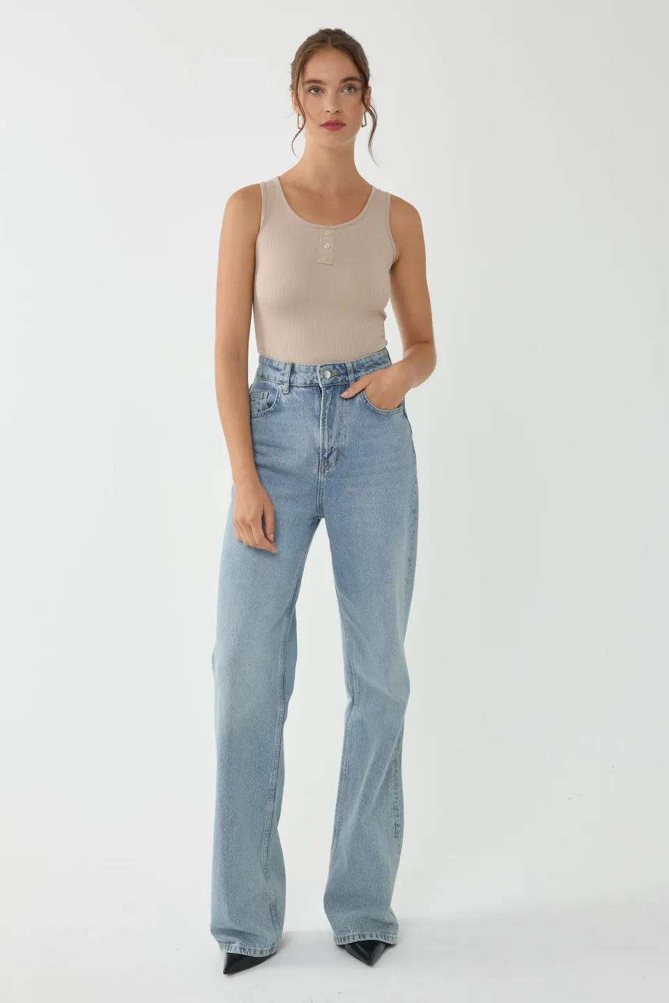 Basic Button Detailed Crop Top