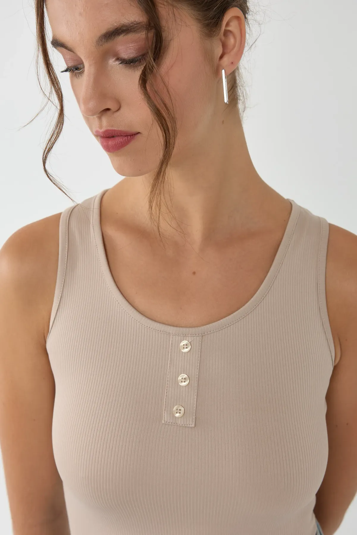 Basic Button Detailed Crop Top 8