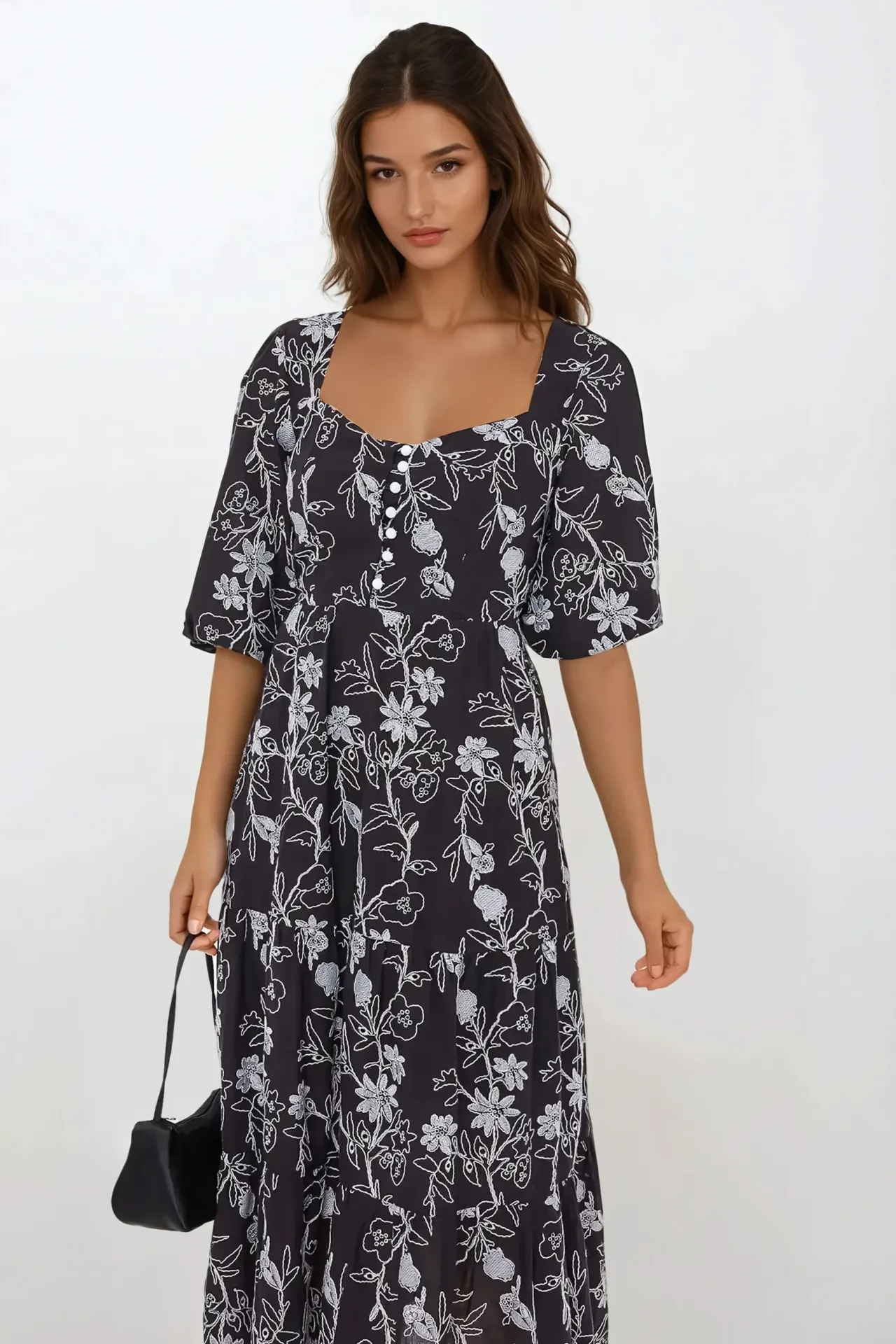 Embroidered Sweetheart Neck Tiered Maxi Dress with a Puff Sleeves