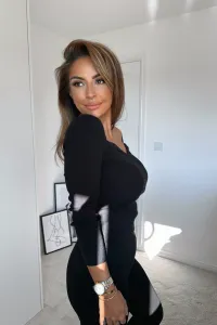 black-image-4