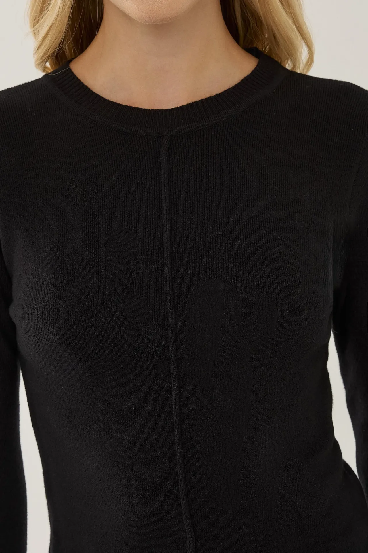 Basic Crew Neck KnitTop