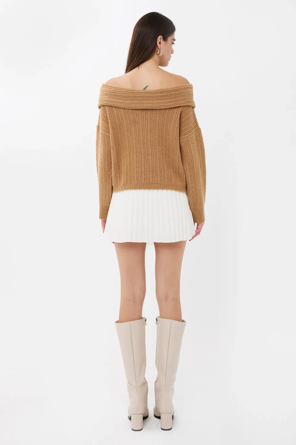 Off-Shoulder Knitted Sweater 4