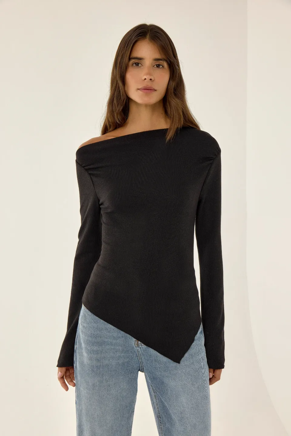 Asymmetric Ribbed Top with Slit
