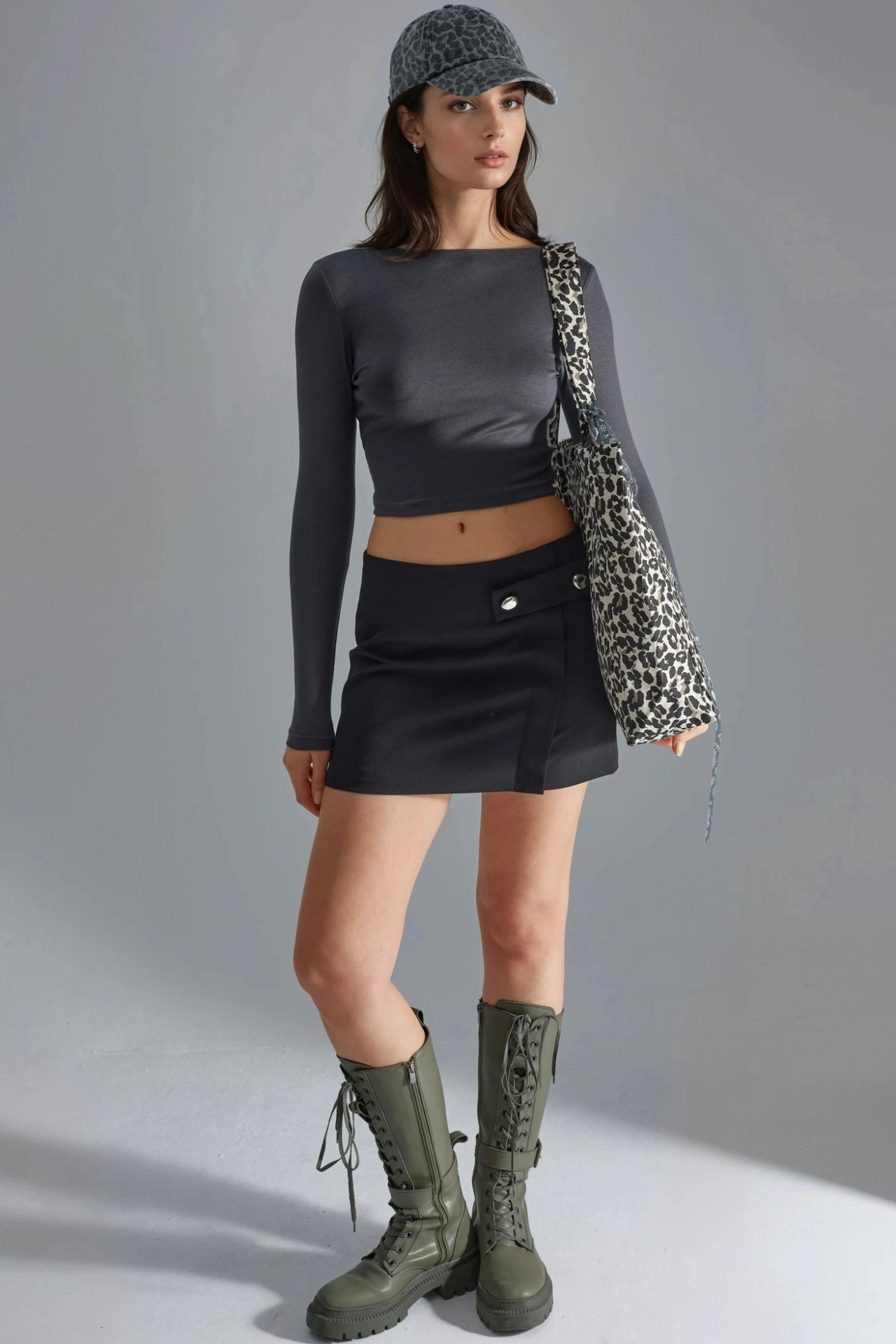 BUSEM Slim Fit Cropped Blouse with Back Cut-Out 4